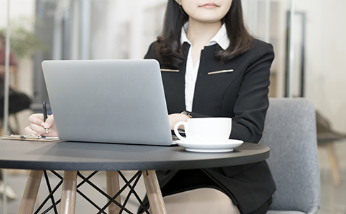 剛開始創(chuàng)業(yè)，注冊公司還是注冊個體工商戶？