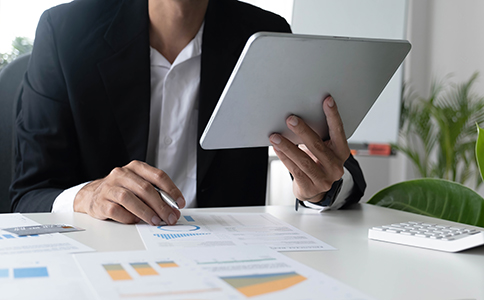 企業代理記賬收費：標準、模式與選擇指...